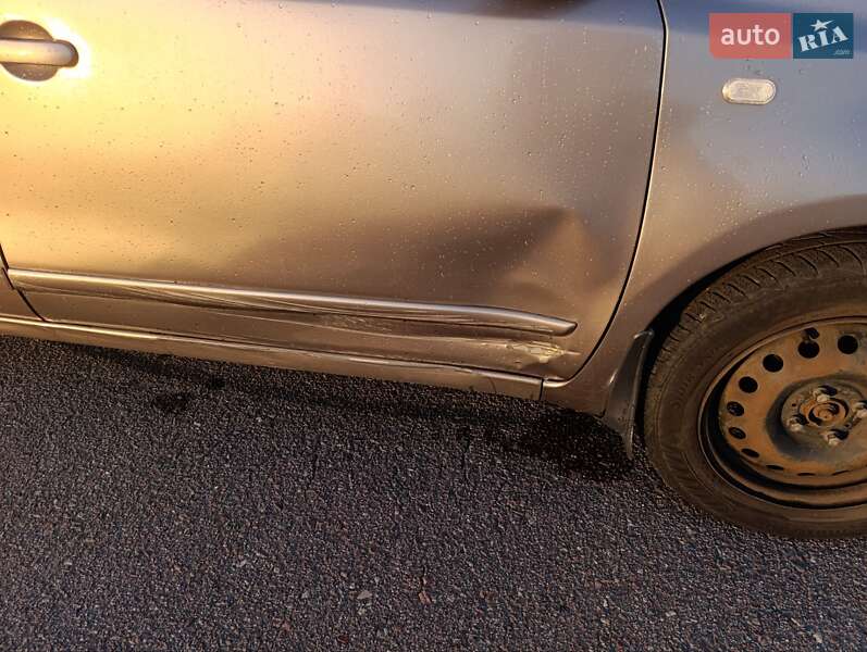 Хэтчбек Nissan Note 2008 в Львове