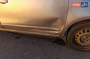 Хэтчбек Nissan Note 2008 в 