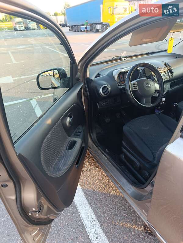 Хэтчбек Nissan Note 2008 в Львове