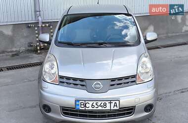 Хэтчбек Nissan Note 2008 в 
