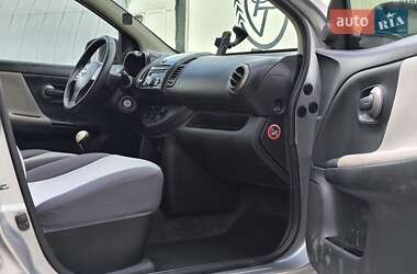 Хэтчбек Nissan Note 2008 в 