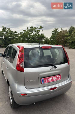 Хэтчбек Nissan Note 2008 в 