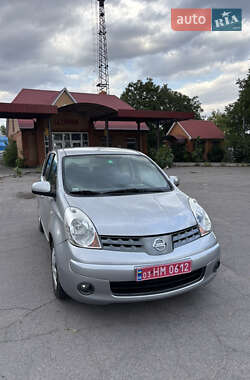 Хэтчбек Nissan Note 2008 в 