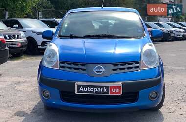 Хэтчбек Nissan Note 2006 в 