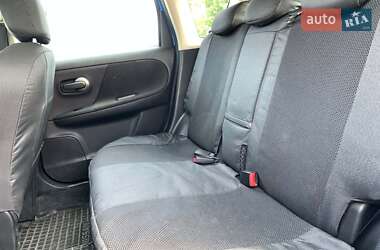 Хэтчбек Nissan Note 2006 в 
