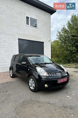 Хэтчбек Nissan Note 2006 в Хороле