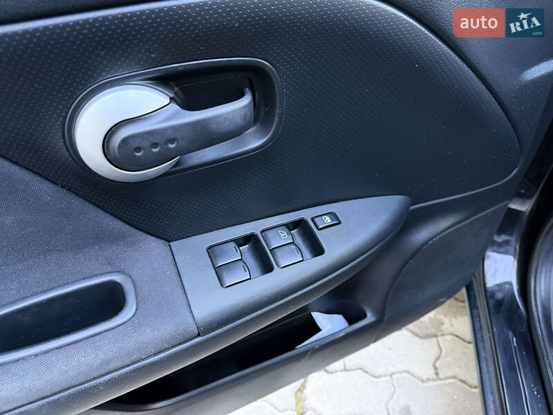 Хэтчбек Nissan Note 2011 в Жовкве фото 23 Хэтчбек Nissan Note 2011 в Жовкве