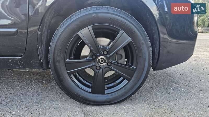 Хэтчбек Nissan Note 2009 в Каменском