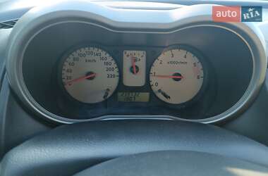 Хэтчбек Nissan Note 2007 в 