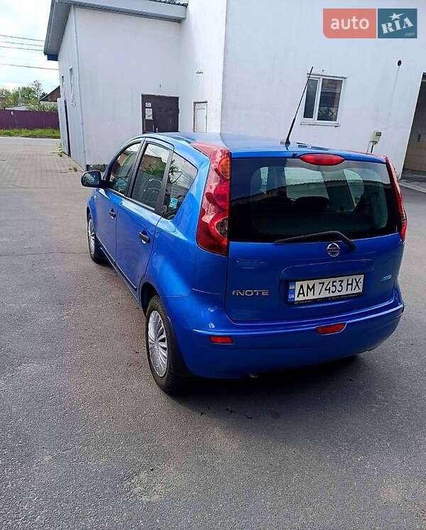 Хетчбек Nissan Note 2011 в Звягелі фото 4 Хетчбек Nissan Note 2011 в Звягелі