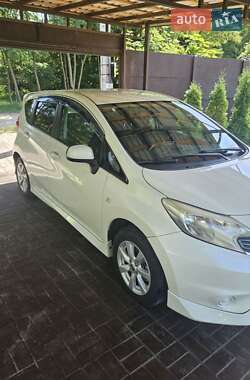 Хэтчбек Nissan Note 2013 в 