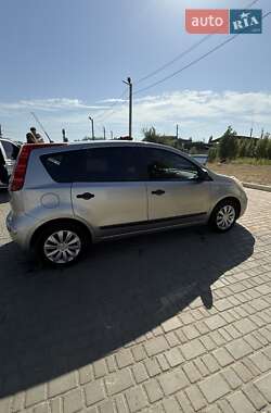 Хэтчбек Nissan Note 2008 в 