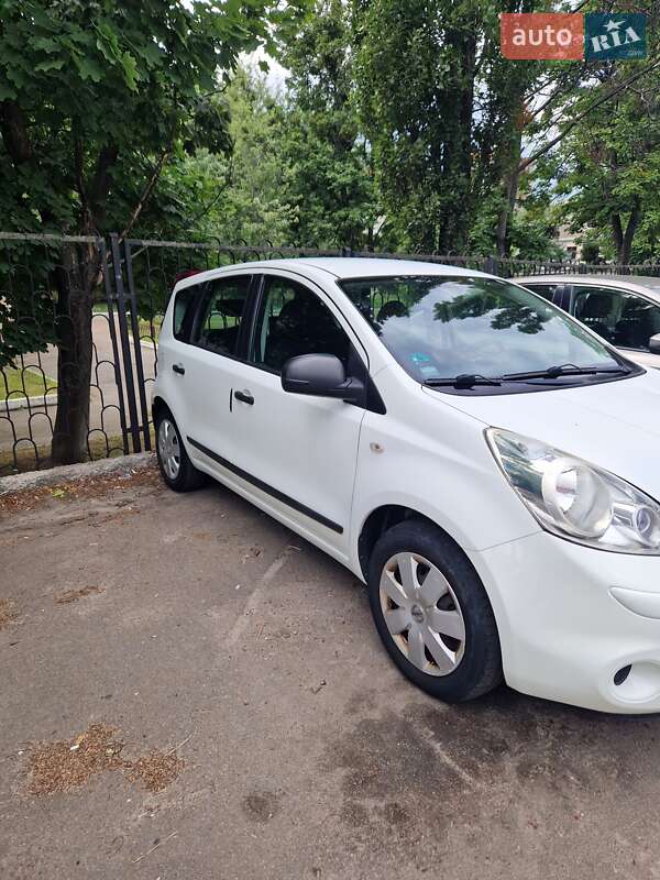 Хэтчбек Nissan Note 2009 в Киеве
