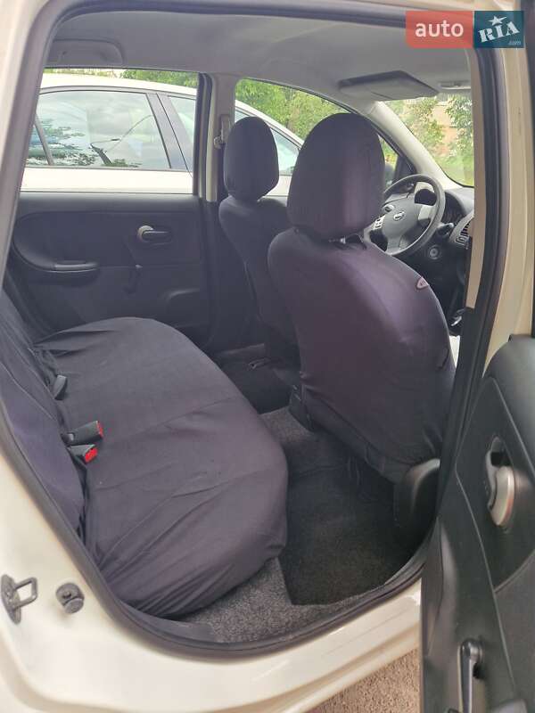 Хэтчбек Nissan Note 2009 в Киеве