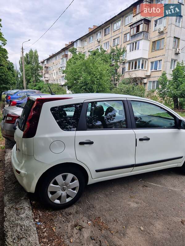 Хэтчбек Nissan Note 2009 в Киеве