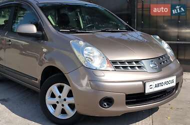 Хэтчбек Nissan Note 2007 в 