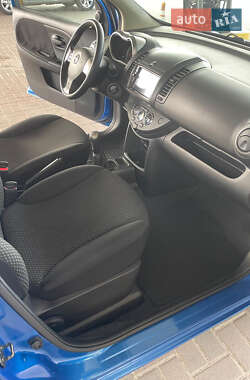 Хэтчбек Nissan Note 2006 в 
