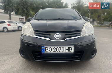 Хэтчбек Nissan Note 2012 в 