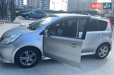 Хетчбек Nissan Note 2010 в Києві