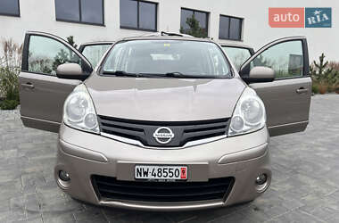 Хэтчбек Nissan Note 2009 в 