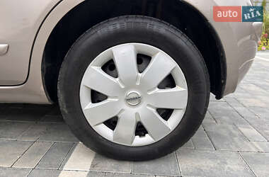 Хэтчбек Nissan Note 2009 в 