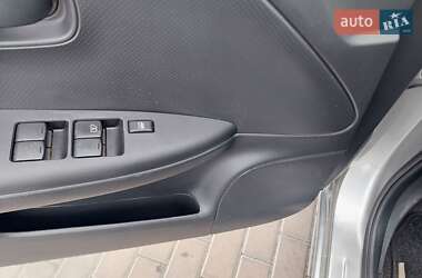 Хэтчбек Nissan Note 2008 в 
