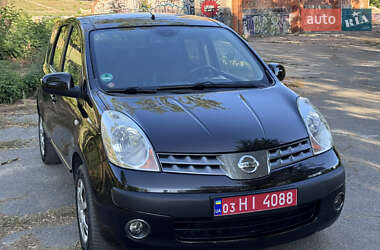 Хэтчбек Nissan Note 2006 в 