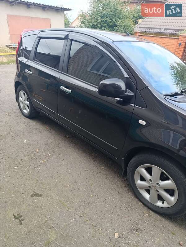 Хэтчбек Nissan Note 2006 в Горохове