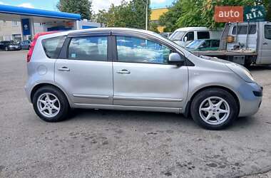 Хэтчбек Nissan Note 2006 в 
