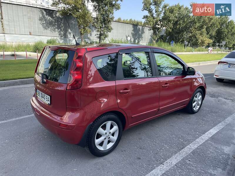 Хэтчбек Nissan Note 2008 в Киеве