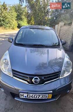 Хэтчбек Nissan Note 2009 в 
