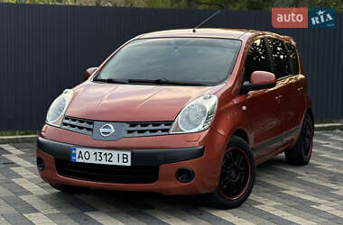 Хэтчбек Nissan Note 2007 в 