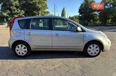 Хэтчбек Nissan Note 2008 в 