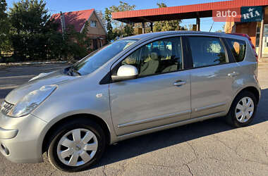 Хэтчбек Nissan Note 2008 в 