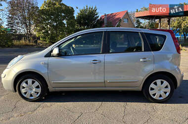 Хэтчбек Nissan Note 2008 в 