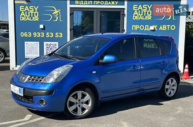Хэтчбек Nissan Note 2006 в 