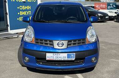 Хэтчбек Nissan Note 2006 в 