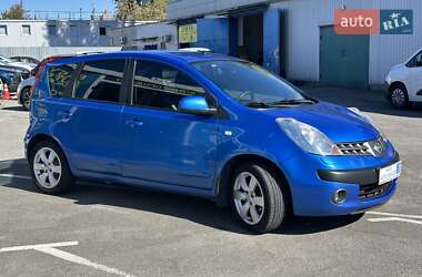 Хэтчбек Nissan Note 2006 в 