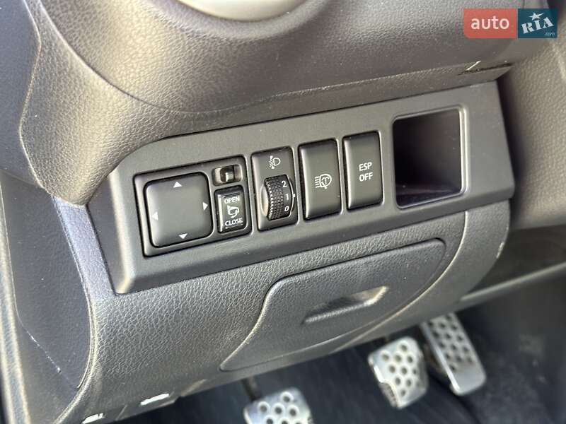 Хэтчбек Nissan Note 2006 в Киеве