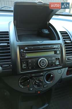 Хэтчбек Nissan Note 2008 в 