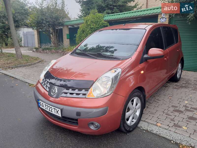 Хэтчбек Nissan Note 2007 в Киеве