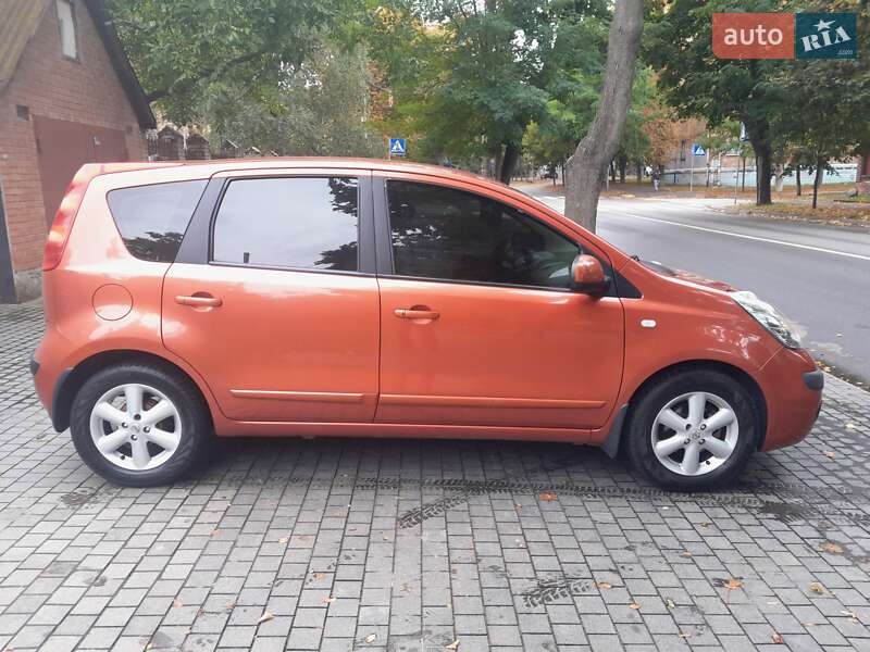 Хэтчбек Nissan Note 2007 в Киеве