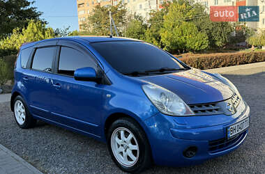 Хэтчбек Nissan Note 2006 в 