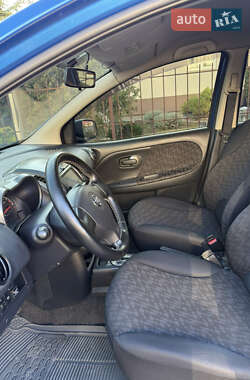 Хэтчбек Nissan Note 2006 в 