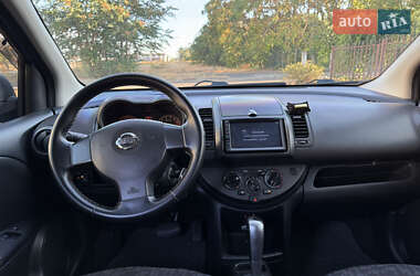 Хэтчбек Nissan Note 2006 в 