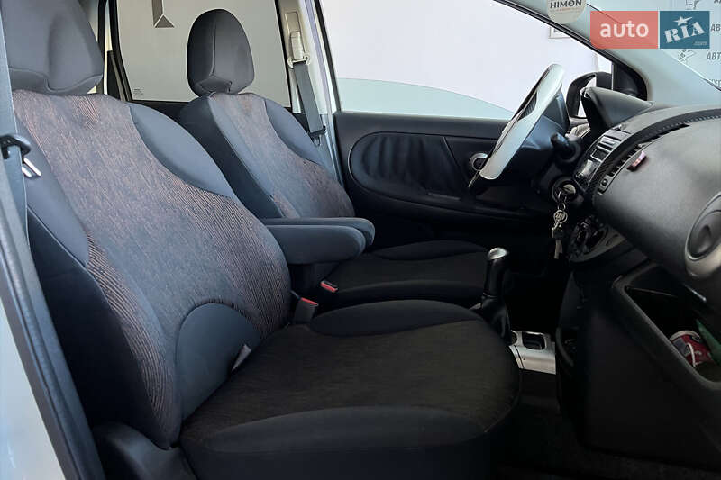 Хэтчбек Nissan Note 2010 в Шептицькому