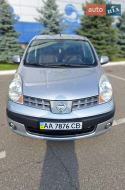 Хэтчбек Nissan Note 2006 в 