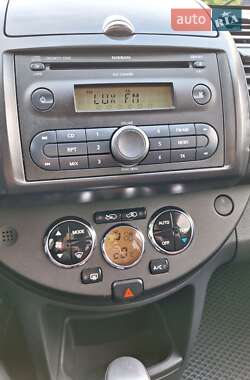 Хэтчбек Nissan Note 2006 в 