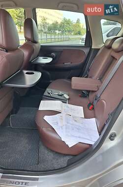 Хэтчбек Nissan Note 2006 в 