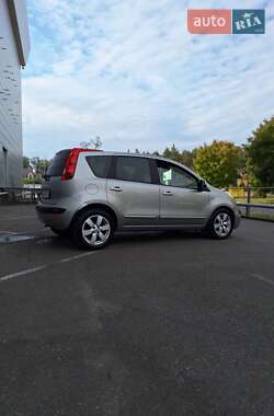 Хэтчбек Nissan Note 2006 в 